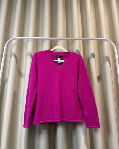Cyclamen V-Neck