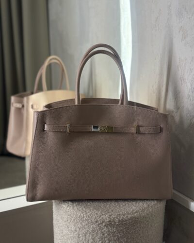 Classic Handbag in Tan
