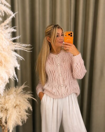 Taupe V-neck (Kopija) (Kopija) (Kopija) (Kopija) (Kopija) (Kopija) (Kopija) (Kopija) (Kopija) (Kopija) (Kopija)