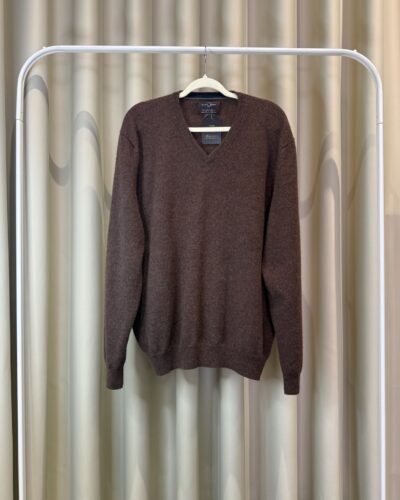 Taupe V-neck (Kopija) (Kopija) (Kopija) (Kopija) (Kopija) (Kopija) (Kopija) (Kopija) (Kopija) (Kopija) (Kopija) (Kopija) (Kopija) (Kopija)