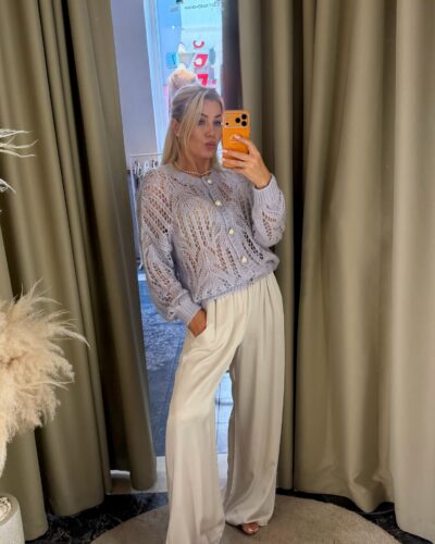 Taupe V-neck (Kopija) (Kopija) (Kopija) (Kopija) (Kopija) (Kopija) (Kopija) (Kopija) (Kopija) (Kopija)